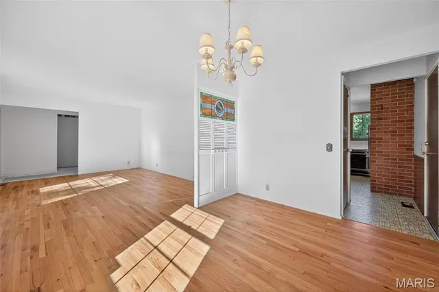 $170,000 | 2175 Somerset Drive, Florissant, MO 63033