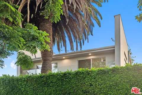 $3,895,000 | 613 Westmount Drive, West Hollywood, CA 90069
