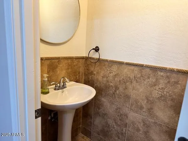 $2,150 | 10139 East Isleta Avenue, Mesa, AZ 85209