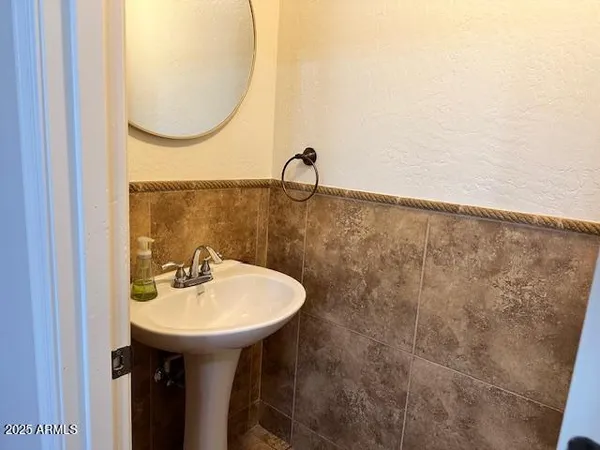 $2,095 | 10139 East Isleta Avenue, Mesa, AZ 85209