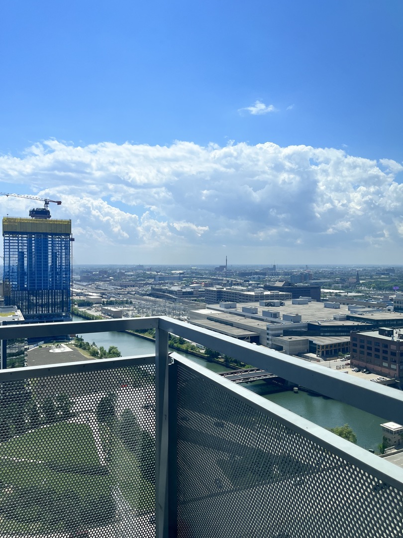 235 West Van Buren Street, Unit 2604 Chicago, IL 60607 - Photo 20 of 21 a view of a city