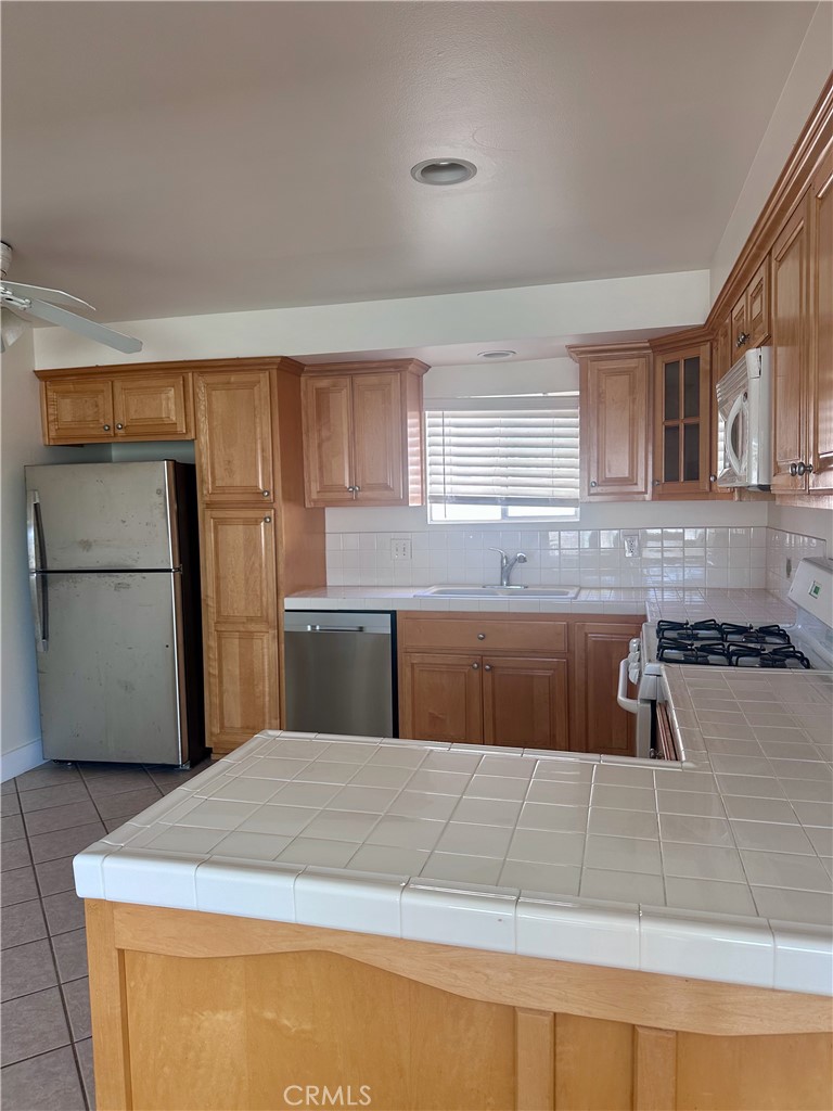 2617 Rockefeller Lane, Unit C Redondo Beach, CA 90278 - Photo 2 of 27