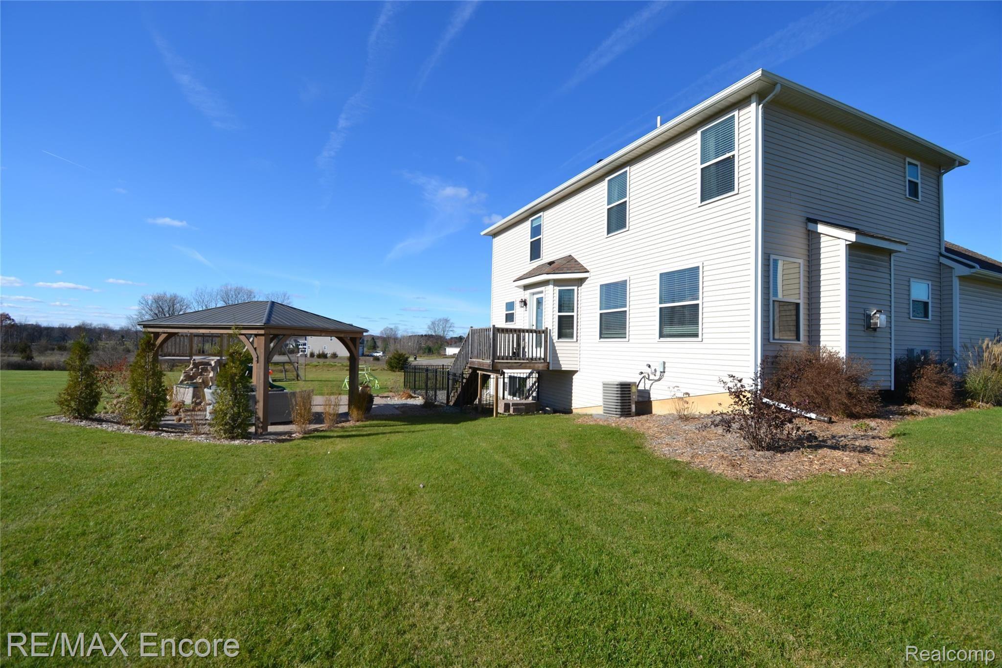 2739 Clivedon Road Howell, MI 48843 - Photo 5 of 34 CE6D0AEF-92E9-4CEB-9398-35BC9D37CE7C.jpeg