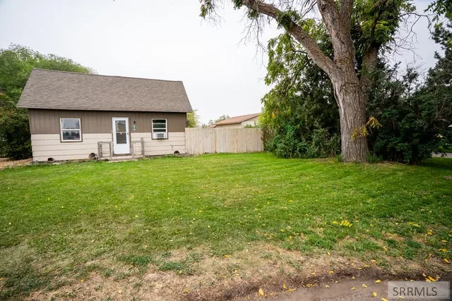 $1,800 | 41 Riverside Road South, Blackfoot, ID 83221