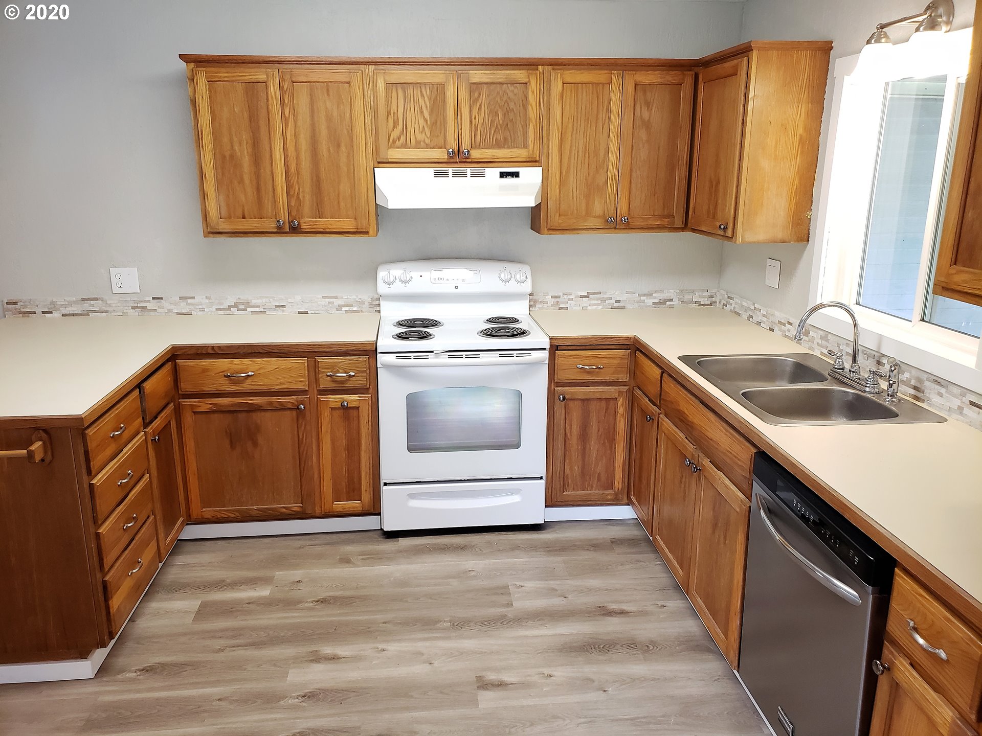 415 South 51st Place Springfield, OR 97478 - Photo 17 of 26 Gallery Image 17