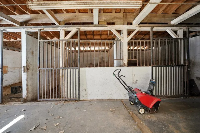 $575,000 | 30048 South Klemme Road, Beecher, IL 60401