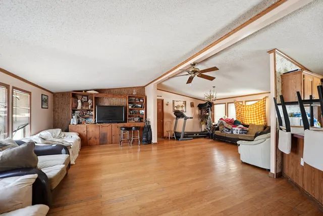 $575,000 | 30048 South Klemme Road, Beecher, IL 60401