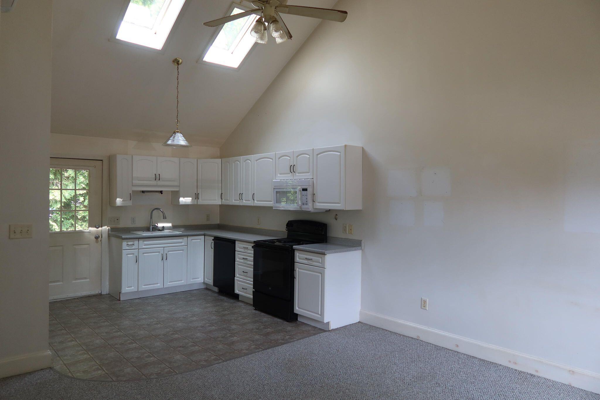 8 Nottingham Drive, Unit 8 Saco, ME 04072 - Photo 5 of 22 5