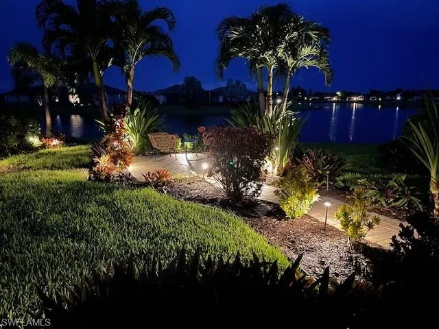 a view of a yard in front of house