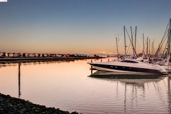 $385,000 | 91 Marina Lakes Drive, Richmond, CA 94804