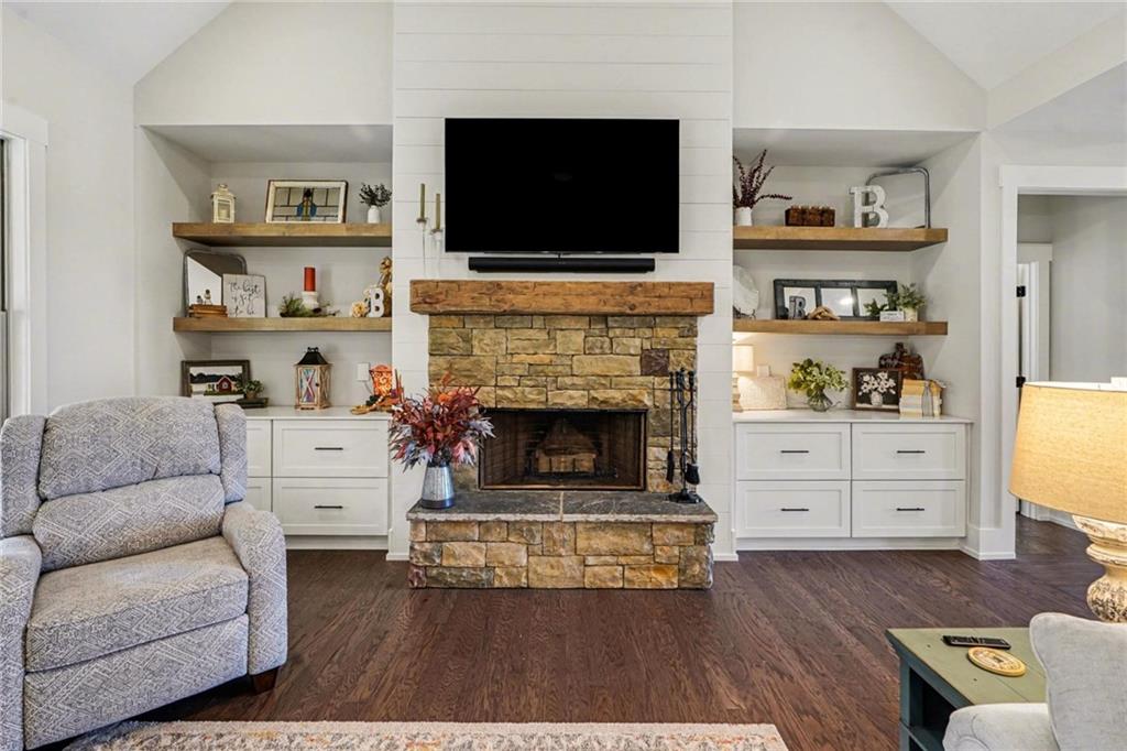 287 Conner Lane Williamson, GA 30292 - Photo 5 of 33 a living room with furniture and a fireplace