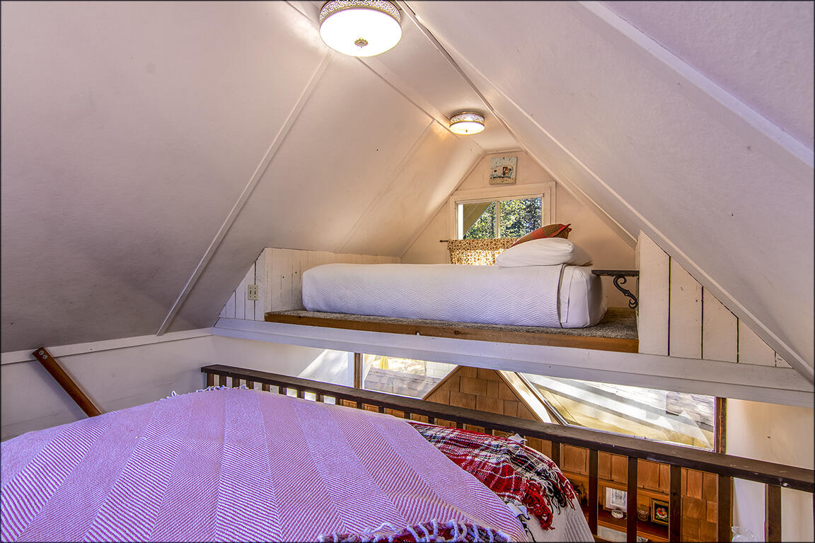 26770 Idyllwild Road Idyllwild, CA 92549 - Photo 38 of 52 a living room with furniture
