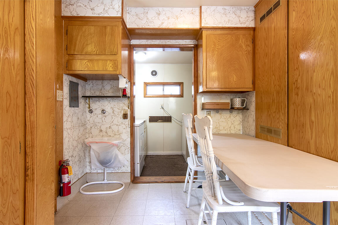 26770 Idyllwild Road Idyllwild, CA 92549 - Photo 6 of 52 a bathroom with a tub sink and mirror