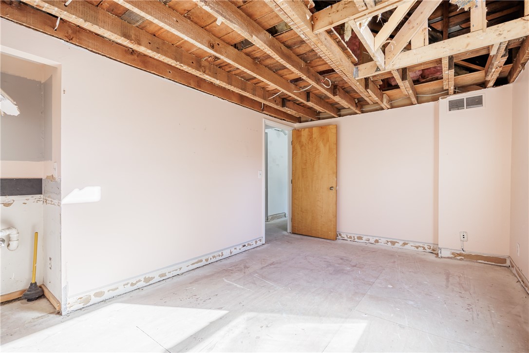 5692 Pittsford Palmyra Road Pittsford, NY 14534 - Photo 20 of 39