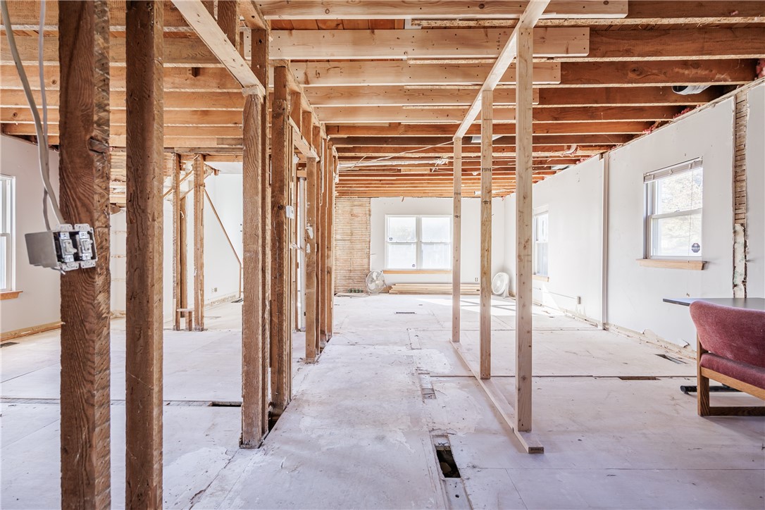 5692 Pittsford Palmyra Road Pittsford, NY 14534 - Photo 10 of 39