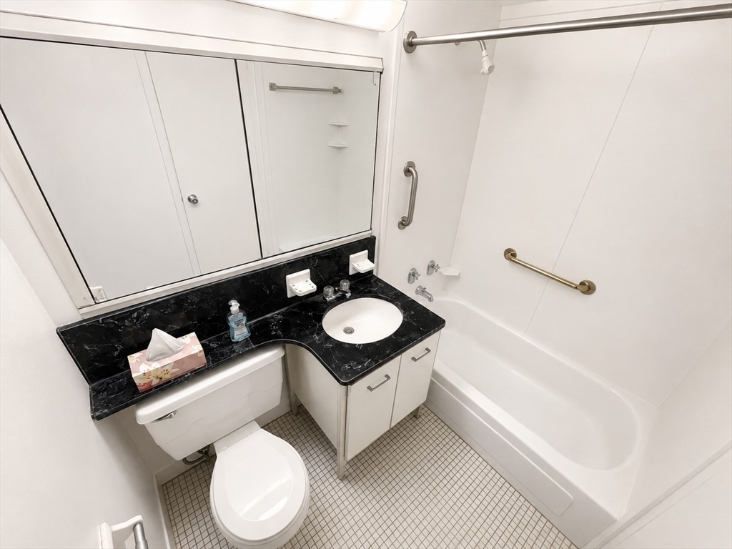 9 Hawthorne Place, Unit 12F Boston, MA 02114 - Photo 9 of 14