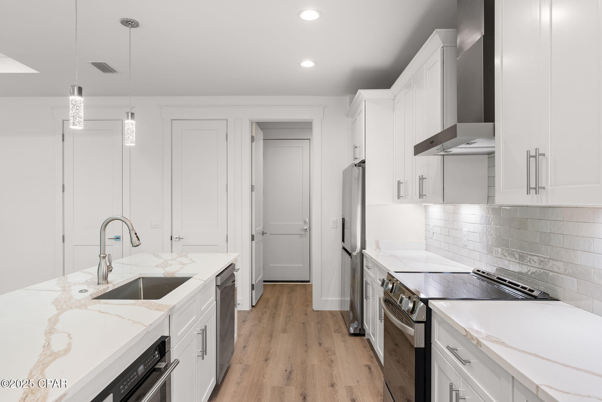 7021 North Lagoon Drive Panama City Beach, FL 32408 - Photo 11 of 31