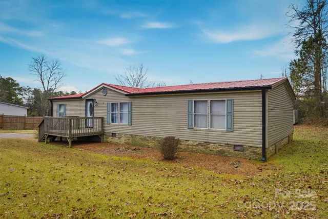 $164,900 | 8862 Rhodhiss Road, Connelly Springs, NC 28612