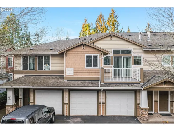 $259,900 | 10857 Southwest Canterbury Lane, Unit 202, Tigard, OR 97224