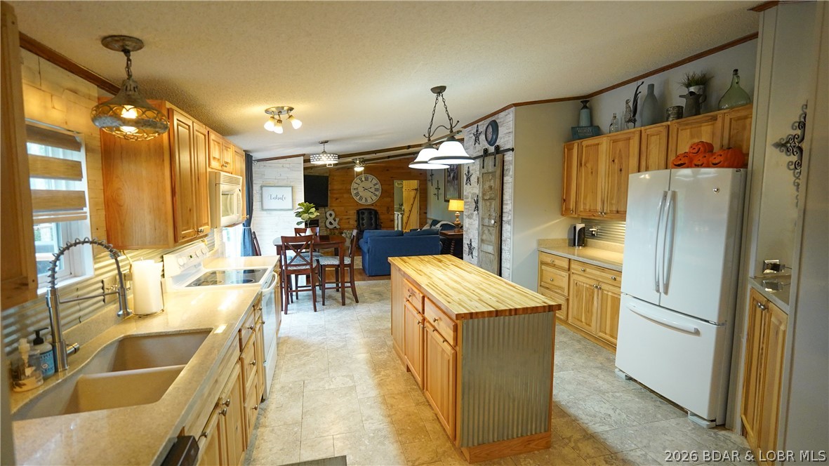 99 Rustic Woods Road Sunrise Beach, MO 65079 - Photo 16 of 48
