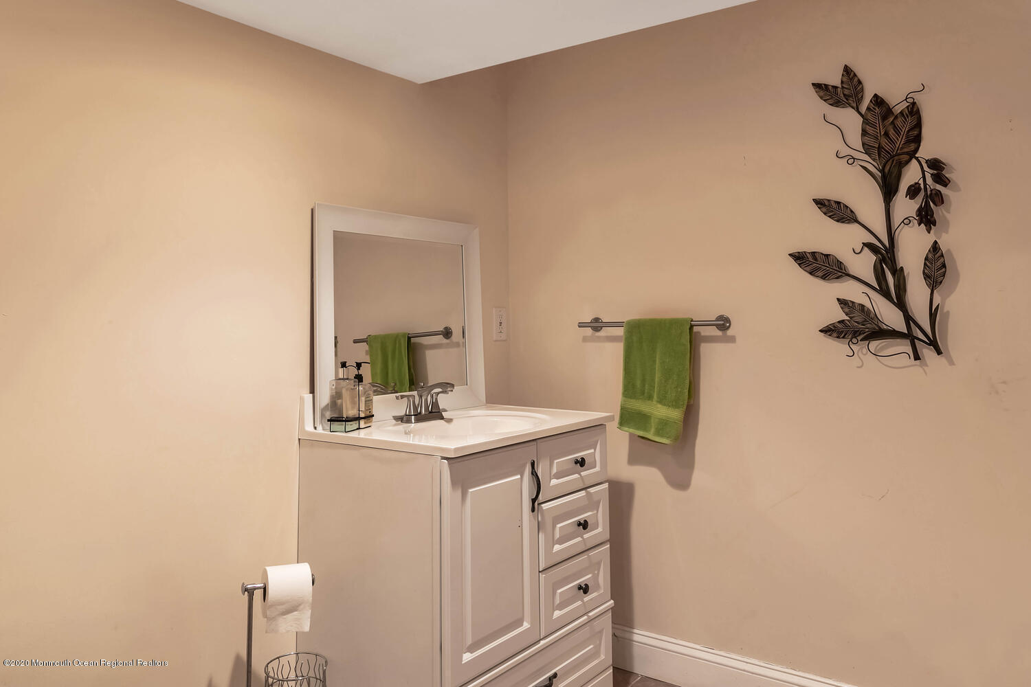 40 Yearling Path Colts Neck, NJ 07722 - Photo 41 of 50 40 Yearling Path Colts Neck NJ-large-045