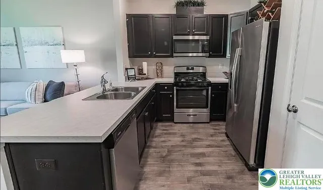 $2,500 | 2160 South Poplar Street, Allentown, PA 18103