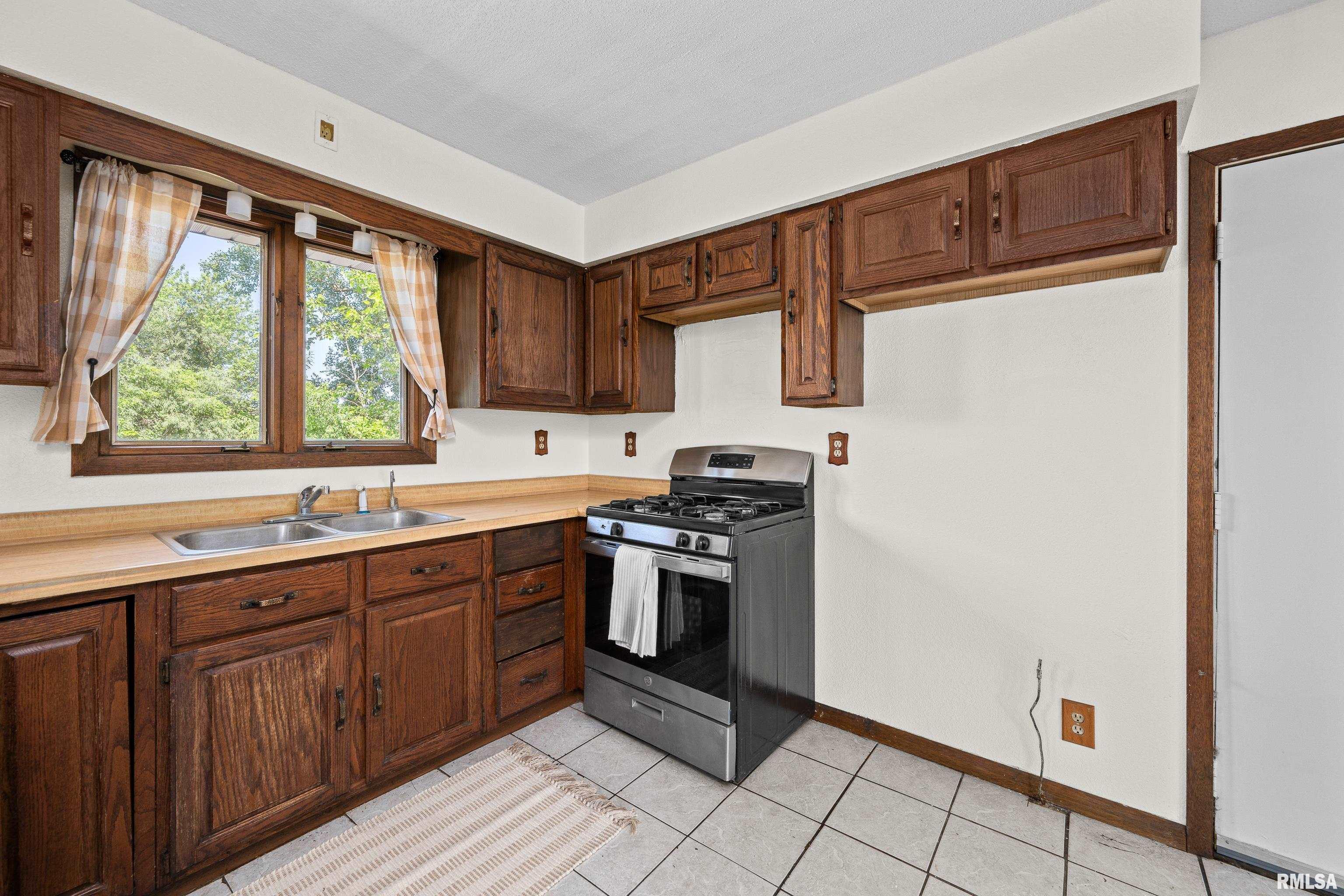 3796 160th Street Bryant, IA 52727 - Photo 13 of 56