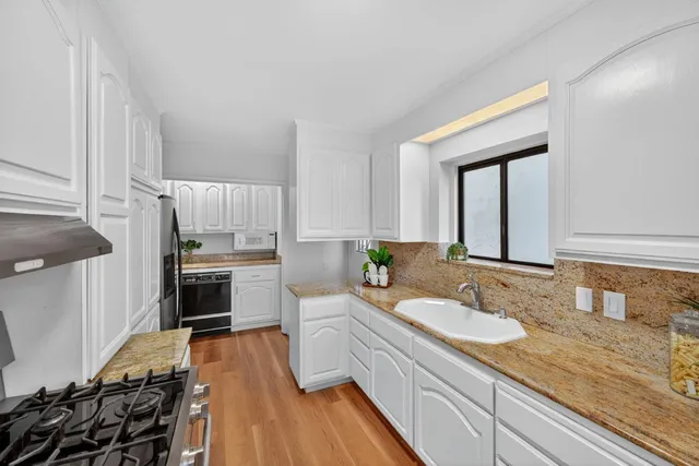 $1,988,000 | 72 Cresta Vista Drive, San Francisco, CA 94127