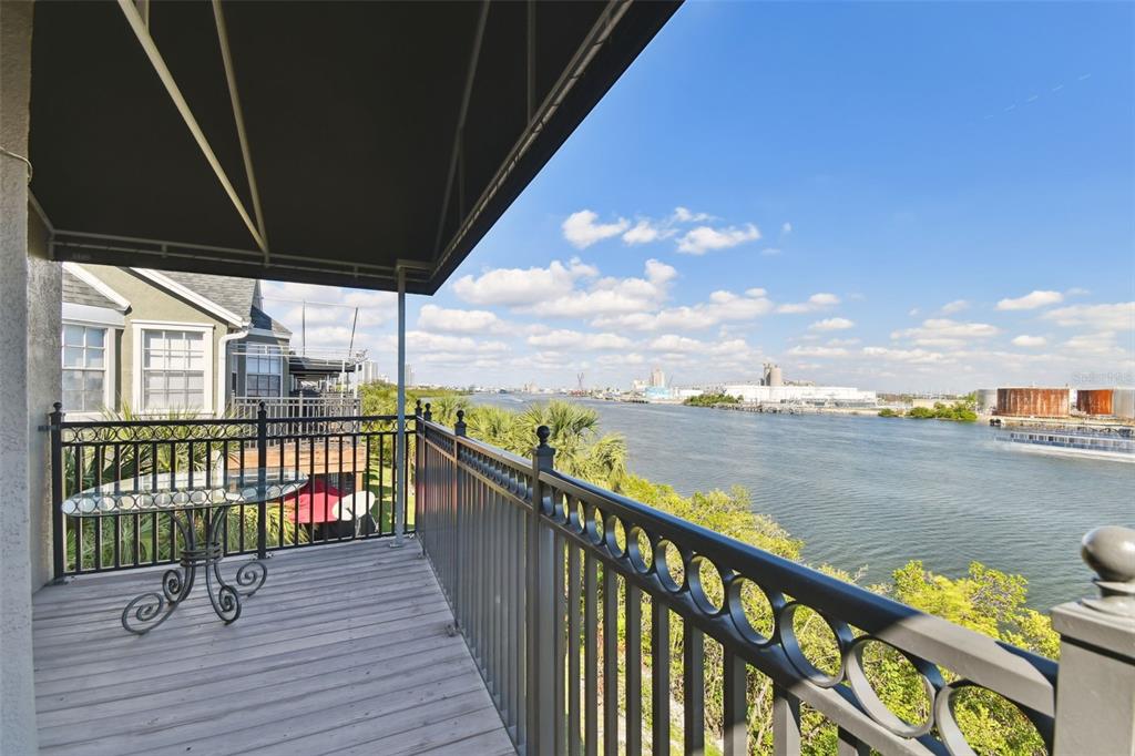 1464 Harbour Walk Road Tampa, FL 33602 - Photo 2 of 45