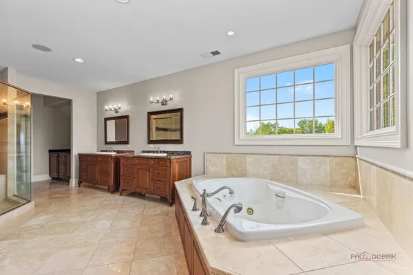 $3,398,000 | 5 Jennifer Court, Barrington, IL 60010