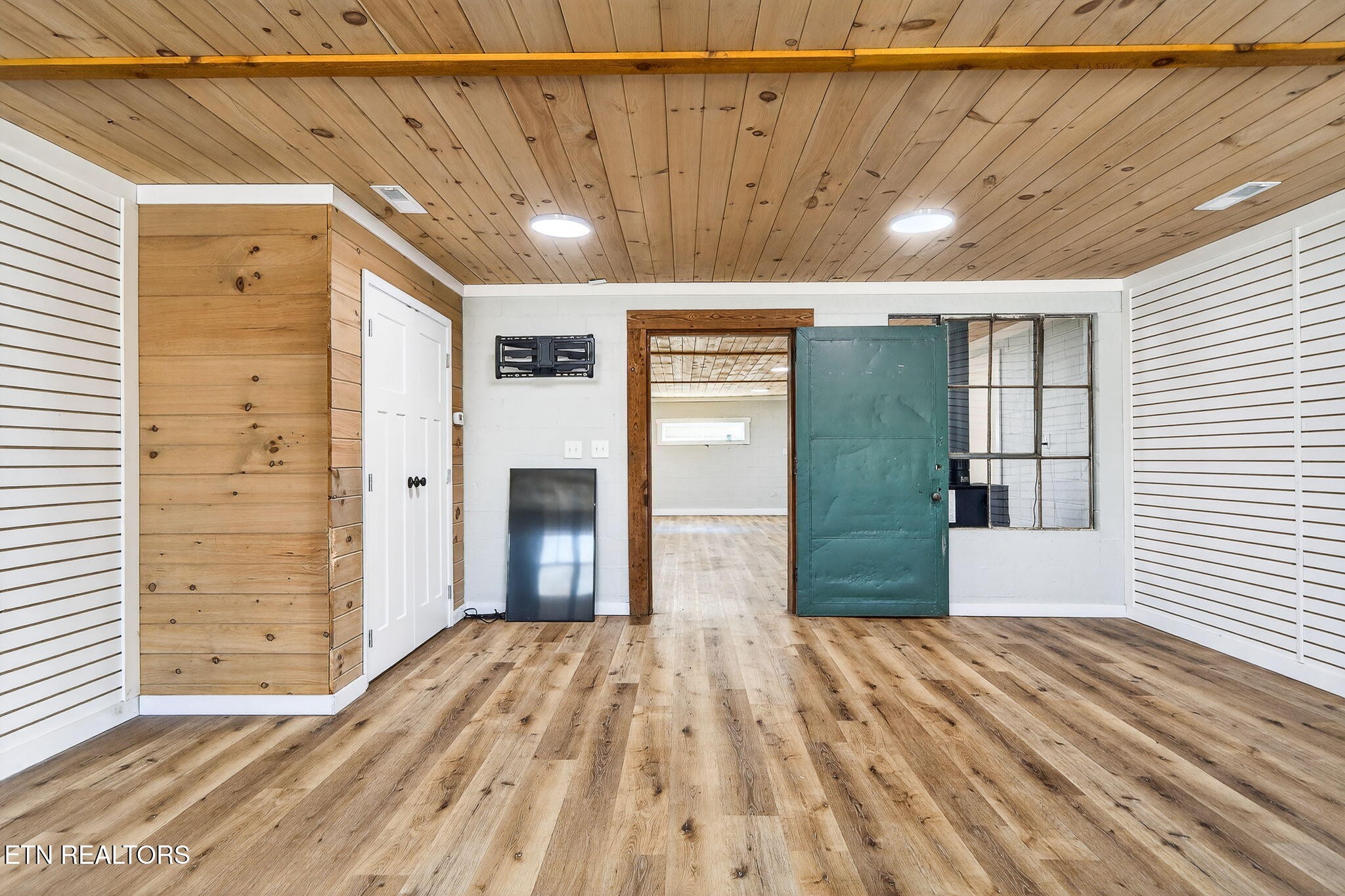 2490 Chestnut Hill Road Crossville, TN 38571 - Photo 7 of 51