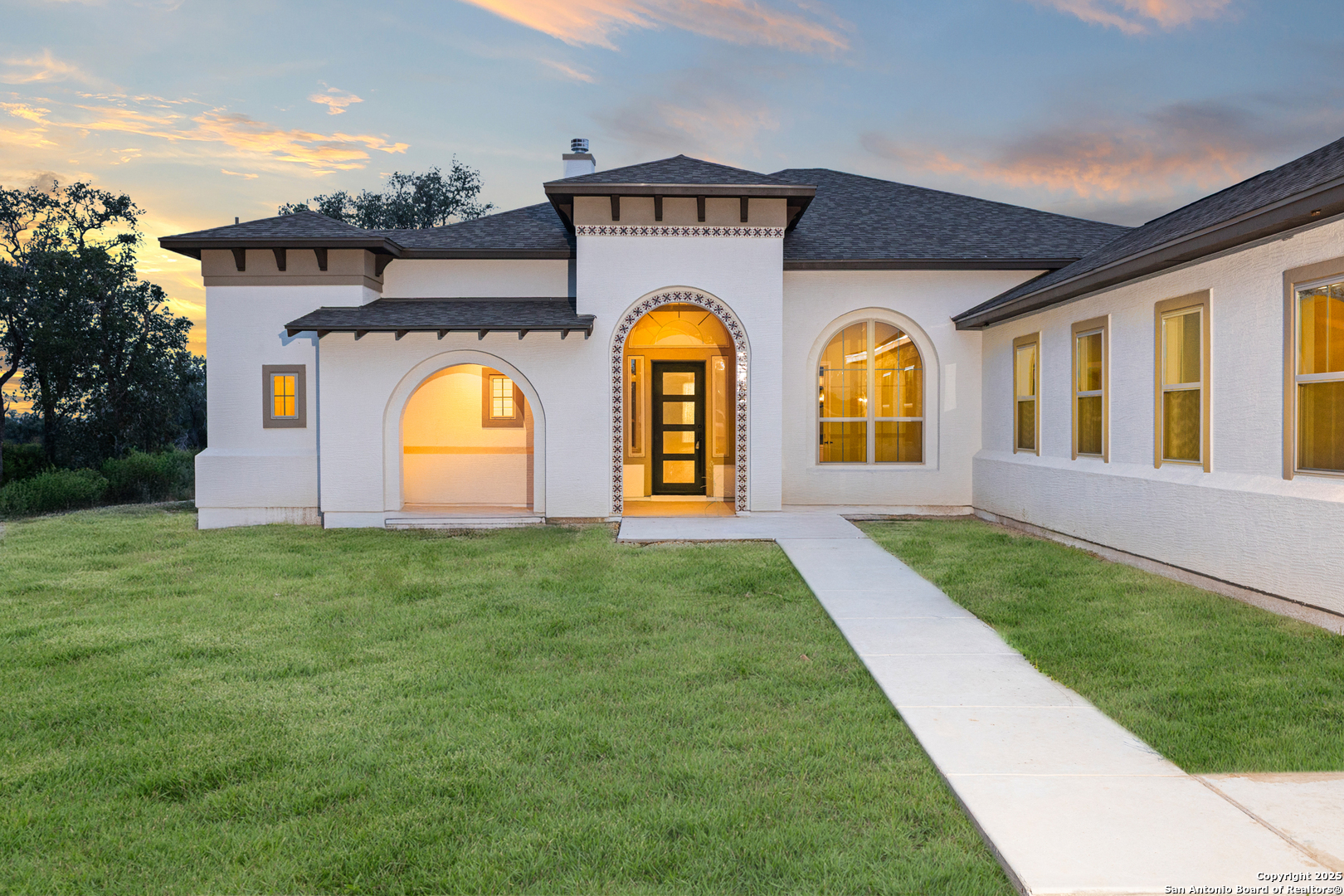 159 Bauer Lane Castroville, TX 78009 - Photo 3 of 32