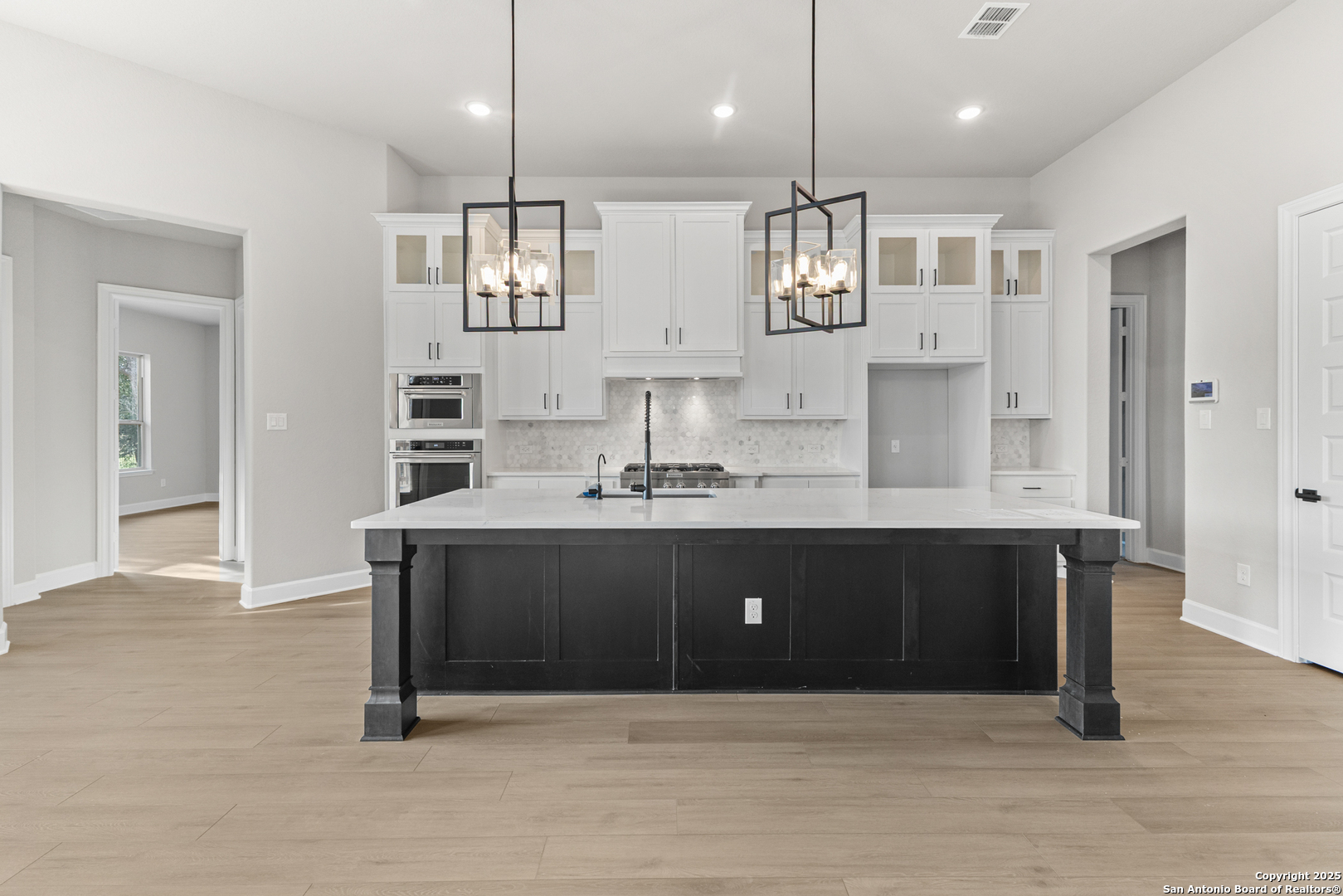 159 Bauer Lane Castroville, TX 78009 - Photo 7 of 32