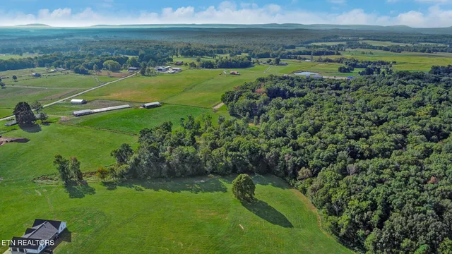 $199,900 | 157 Triple J Trail, Deer Lodge, TN 37726