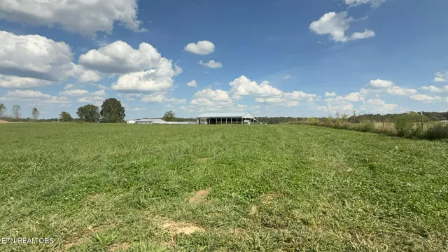 $199,900 | 157 Triple J Trail, Deer Lodge, TN 37726