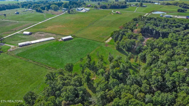 $199,900 | 157 Triple J Trail, Deer Lodge, TN 37726