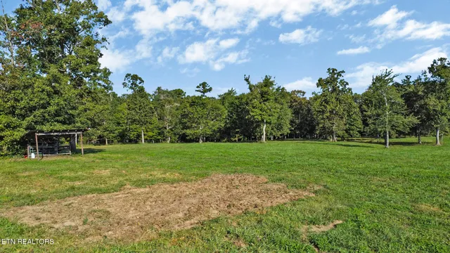 $199,900 | 157 Triple J Trail, Deer Lodge, TN 37726