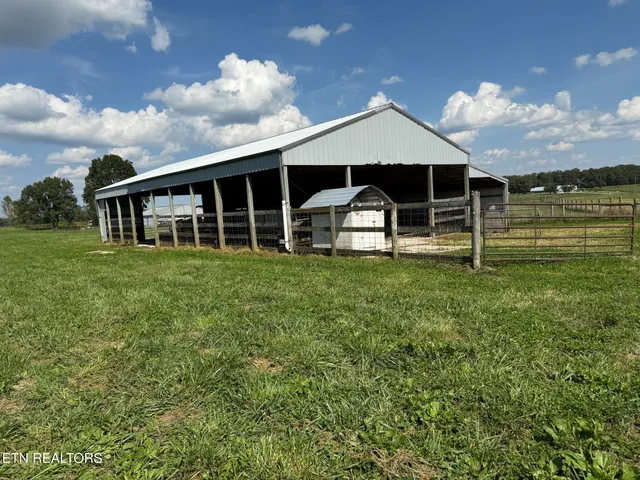 $199,900 | 157 Triple J Trail, Deer Lodge, TN 37726