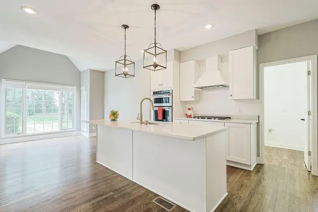 $540,000 | 4809 North Lakewood Drive, St. Joseph, MO 64506