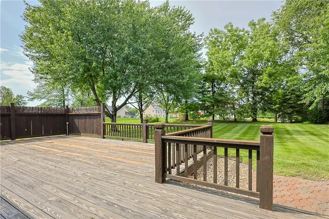 $540,000 | 4809 North Lakewood Drive, St. Joseph, MO 64506