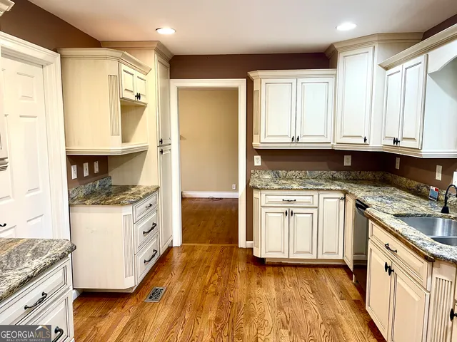 $3,150 | 4059 Charleston Court Southeast, Smyrna, GA 30080