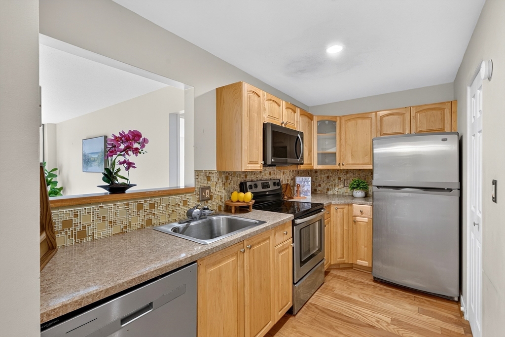 269 Cambridge Road, Unit 608 Woburn, MA 01801 - Photo 3 of 38