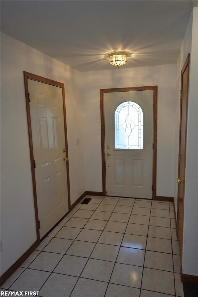6075 High Road Algonac, MI 48001 - Photo 10 of 39