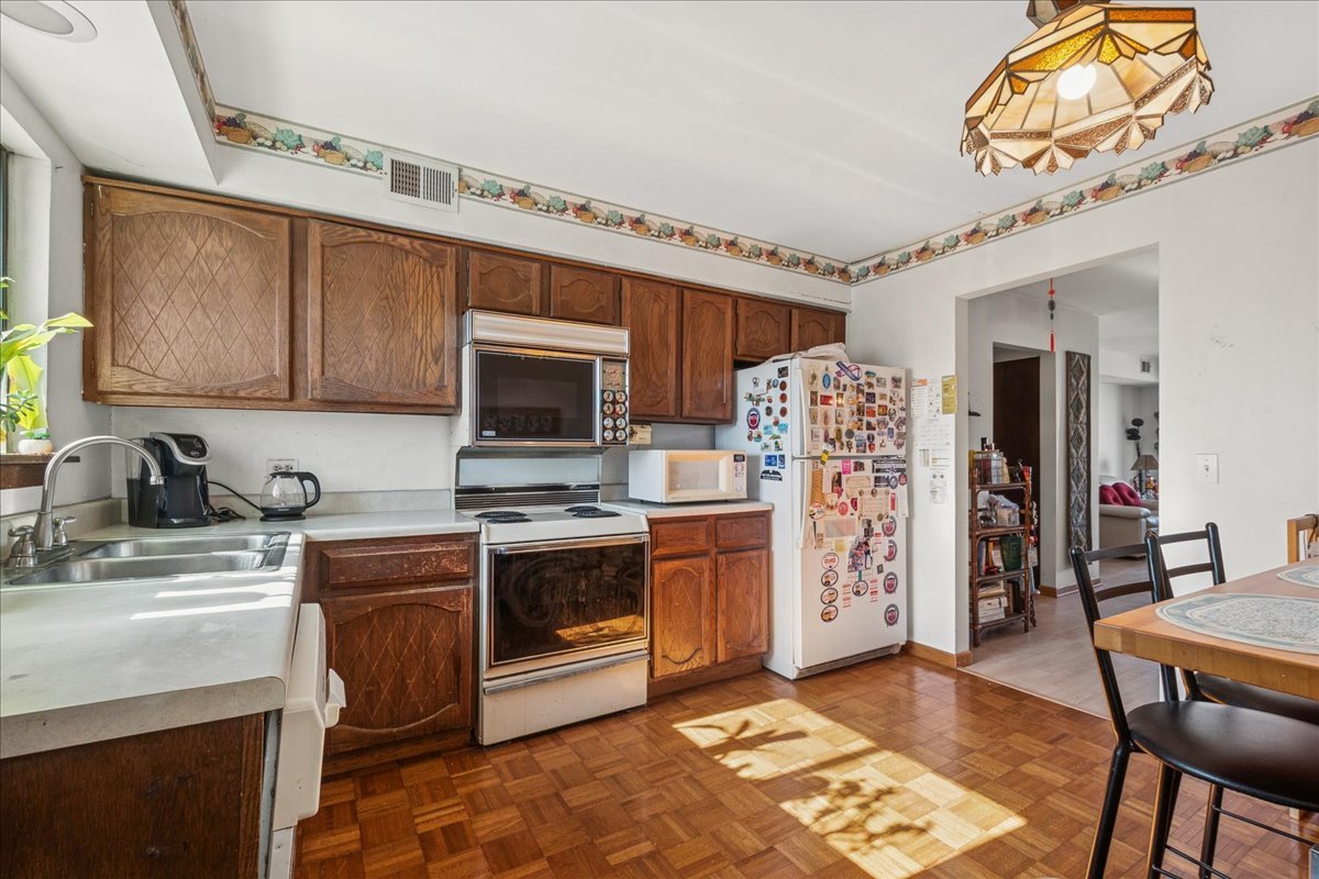 3266 Sanders Road, Unit 6F Northbrook, IL 60062 - Photo 10 of 20