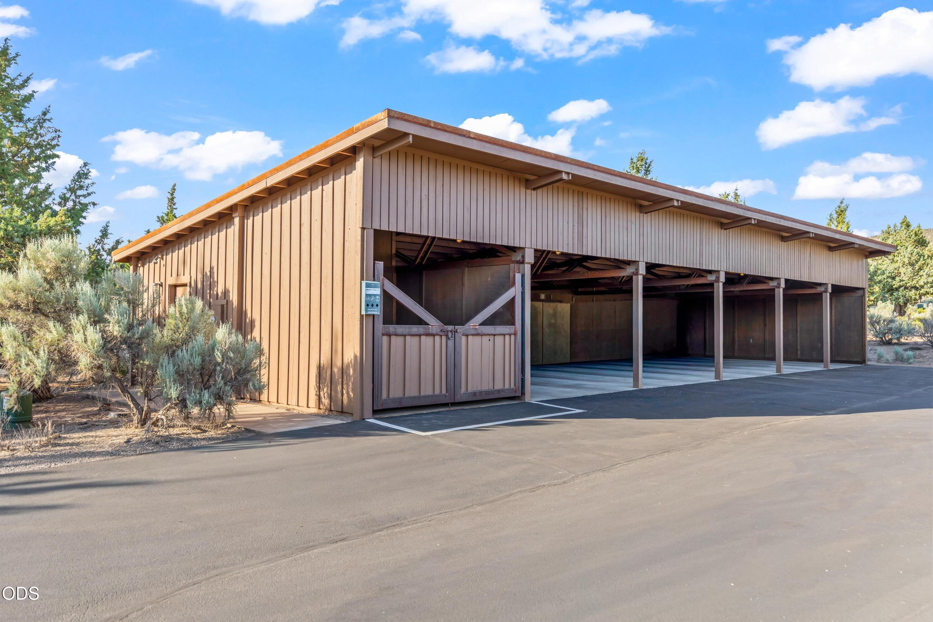 16792 South W Brasada Ranch Road, Unit CABIN 40 Powell Butte, OR 97753 - Photo 35 of 47