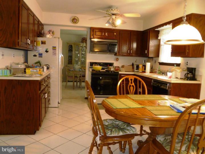 3 Midwood Road Evesham, NJ 08053 - Photo 6 of 25 Kitchen