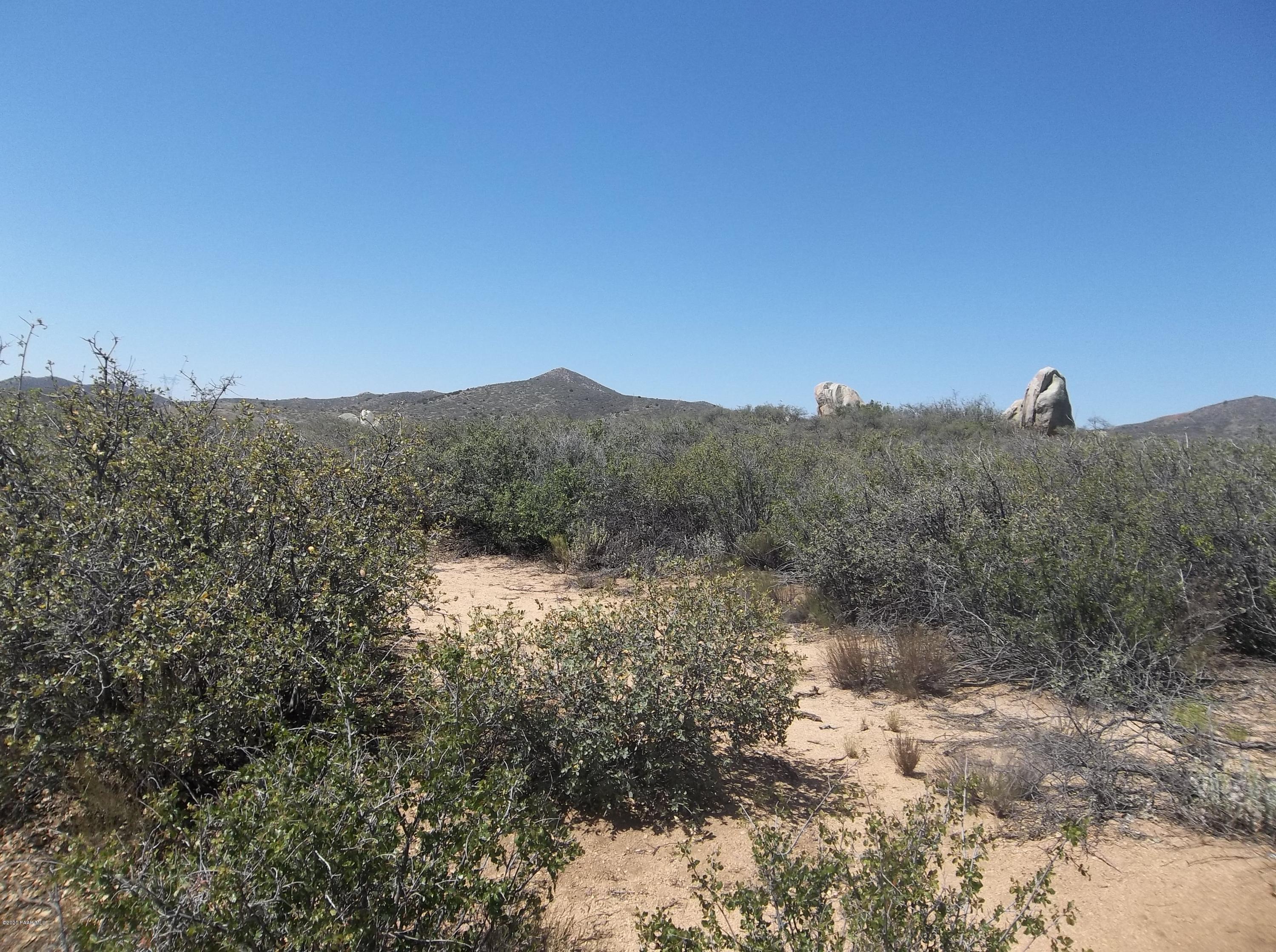 a view of a dry field