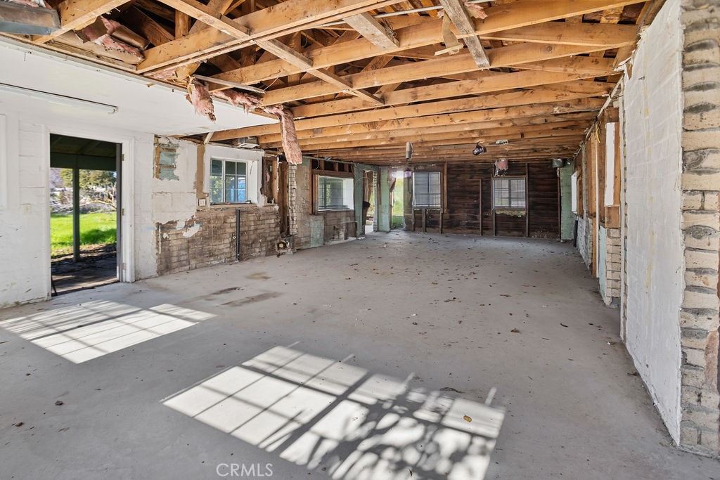 2520 McKee Road Merced, CA 95340 - Photo 5 of 13 a view of a porch with a table and chairs
