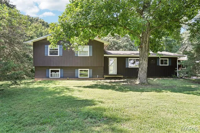 $397,500 | 16010 Lemon Lane, Butler, IL 62015