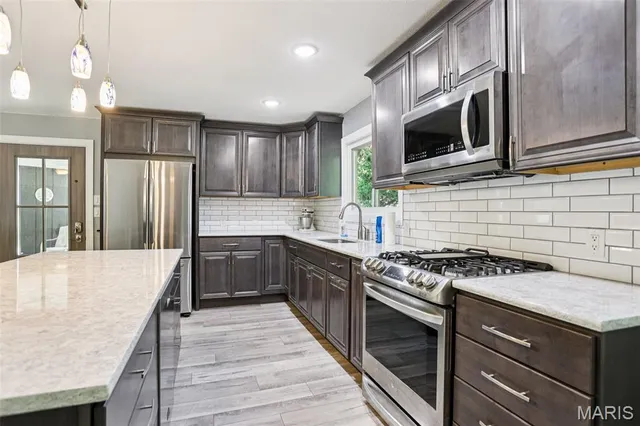 $397,500 | 16010 Lemon Lane, Butler, IL 62015